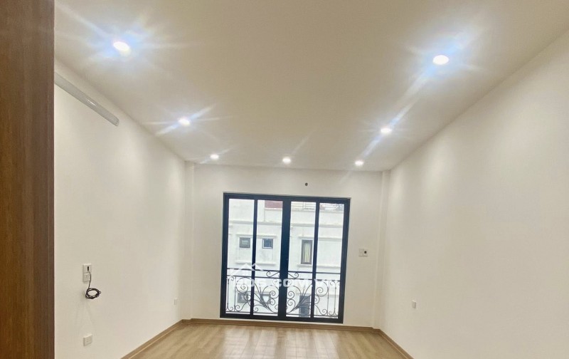  Hiếm. Nhà Thạch Bàn - Long Biên Xây Mới 5 Tầng Giá Tốt